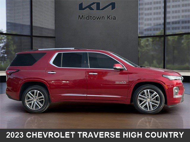 Used 2023 Chevrolet Traverse High Country image 2