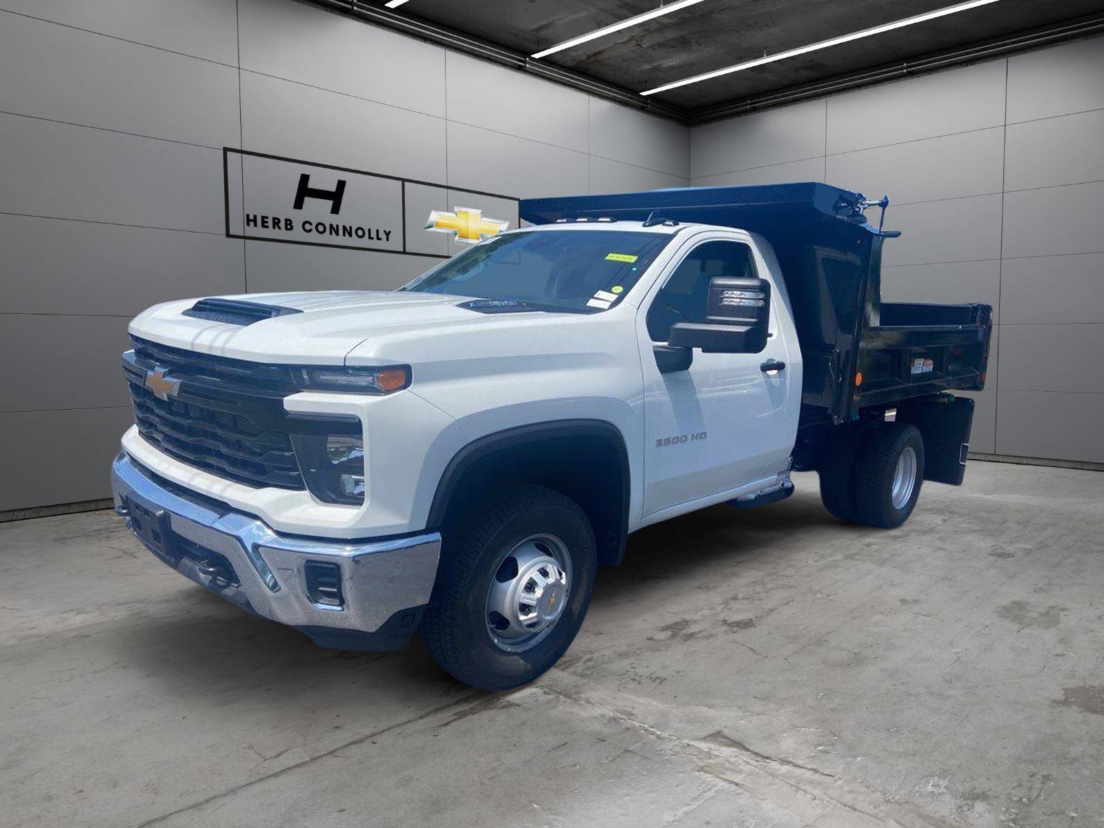 New 2025 Chevrolet Silverado 3500 W/T w/ WT Convenience Package AWD/4WD video 2