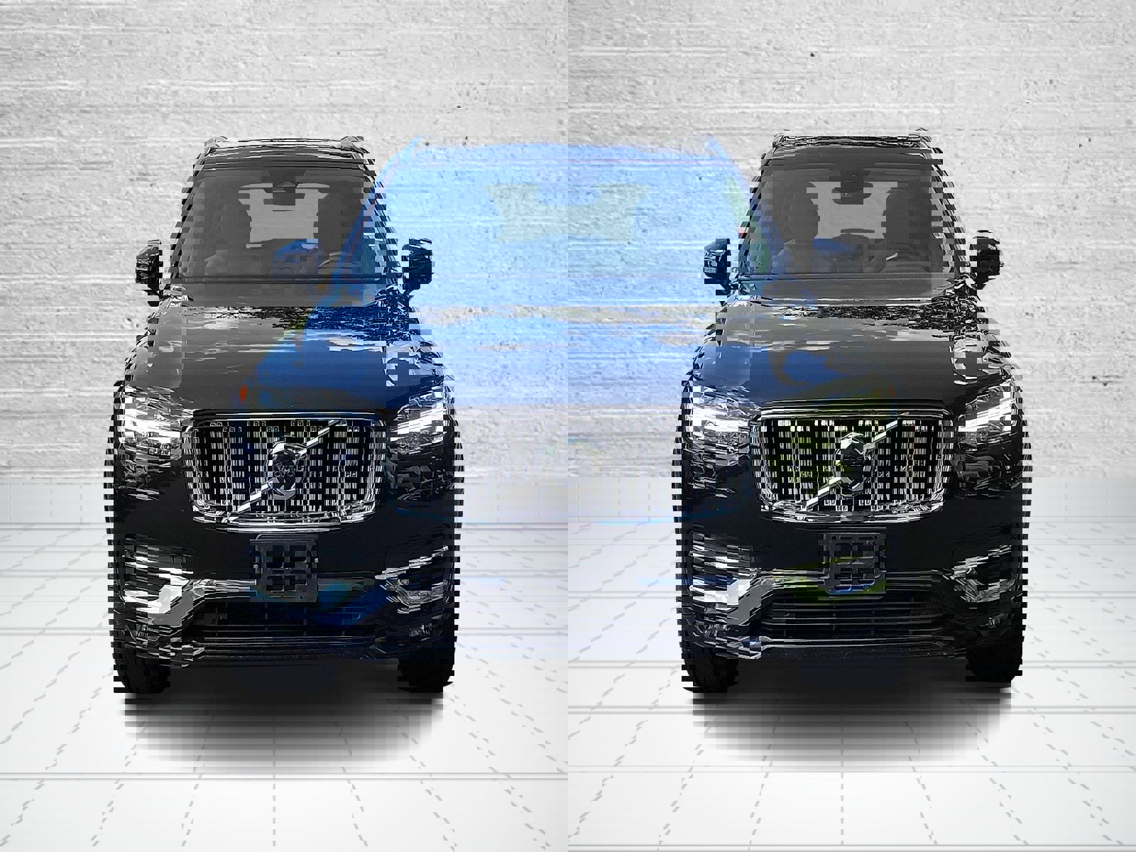 Used 2023 Volvo XC90 B6 Plus image 2