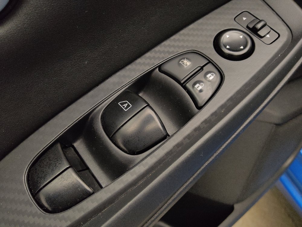 Used 2025 Nissan Sentra SV FWD image 27