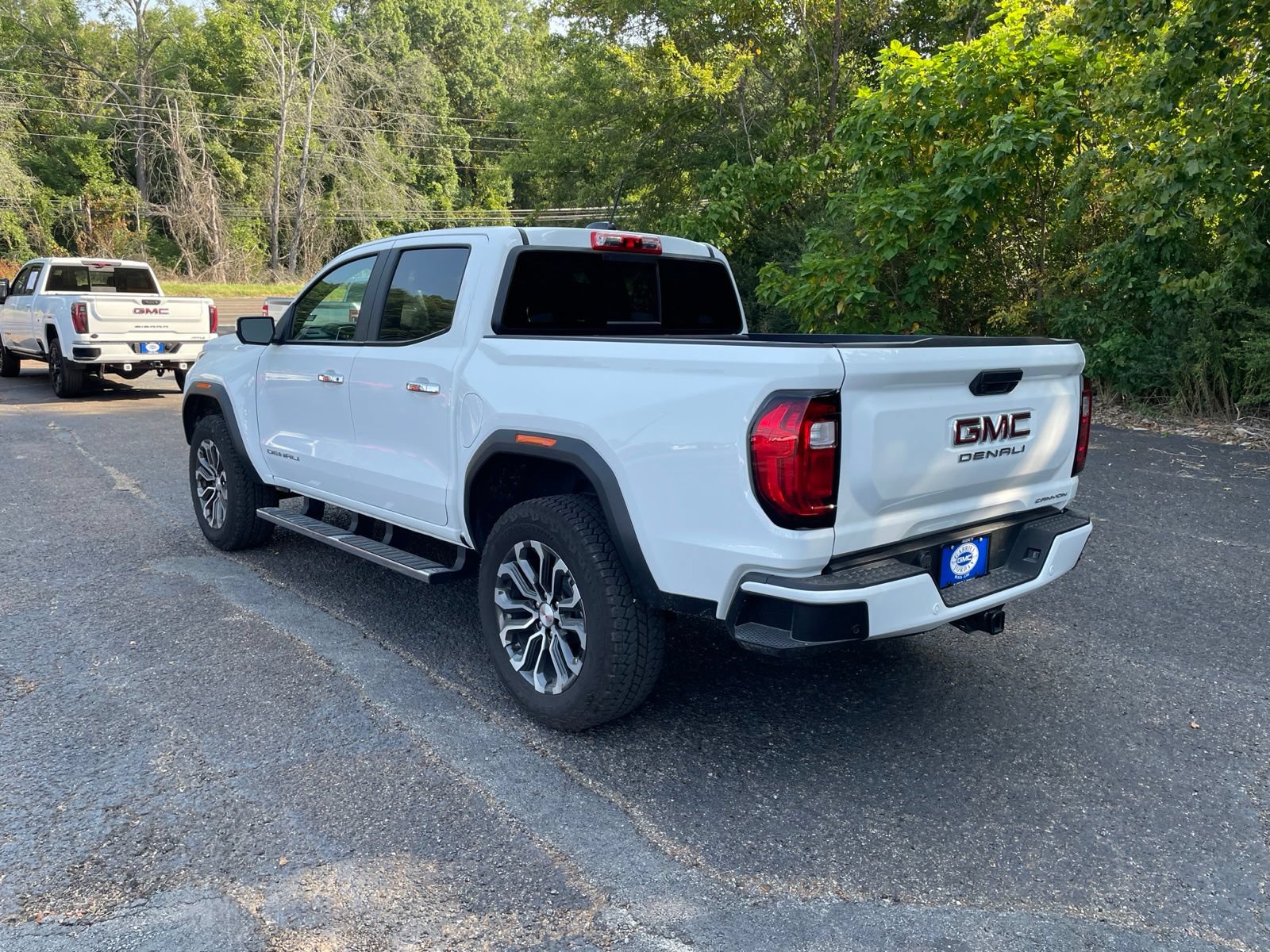 Used 2024 GMC Canyon Denali AWD/4WD image 3