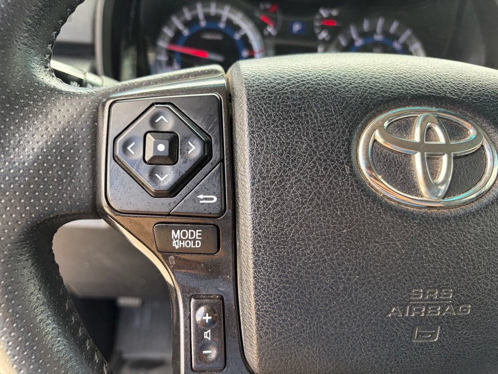 Used 2018 Toyota 4Runner TRD Off-Road Premium AWD/4WD image 32