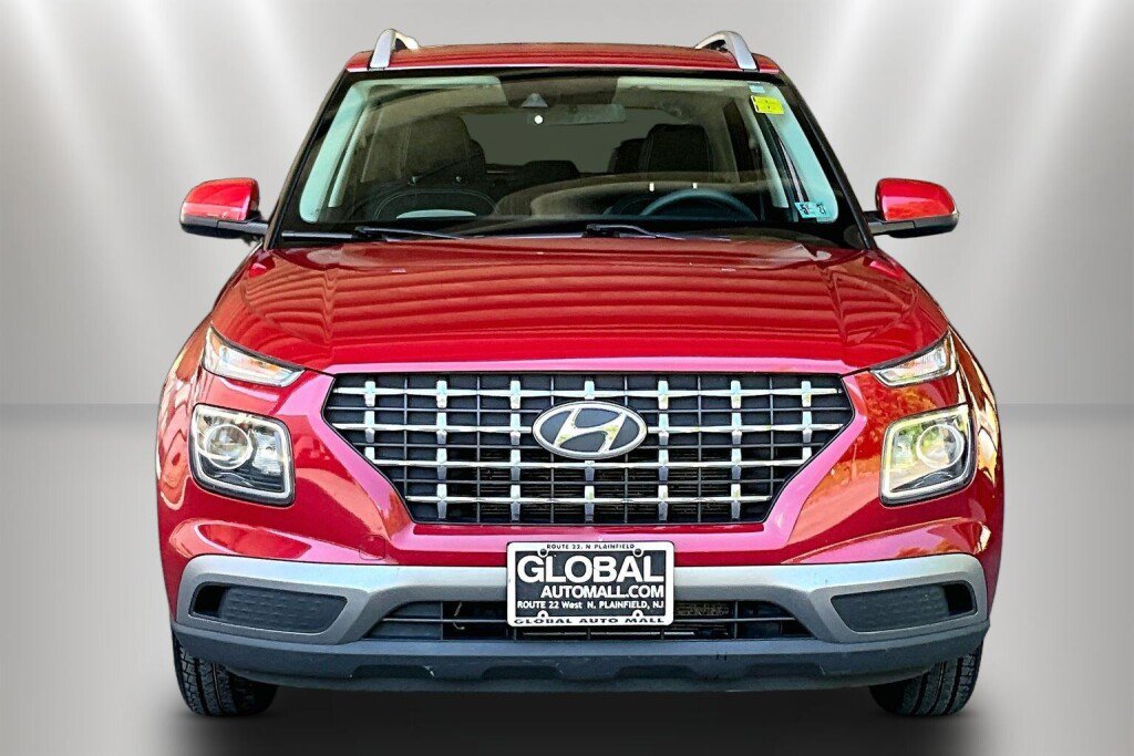 Used 2020 Hyundai Venue SEL FWD image 2