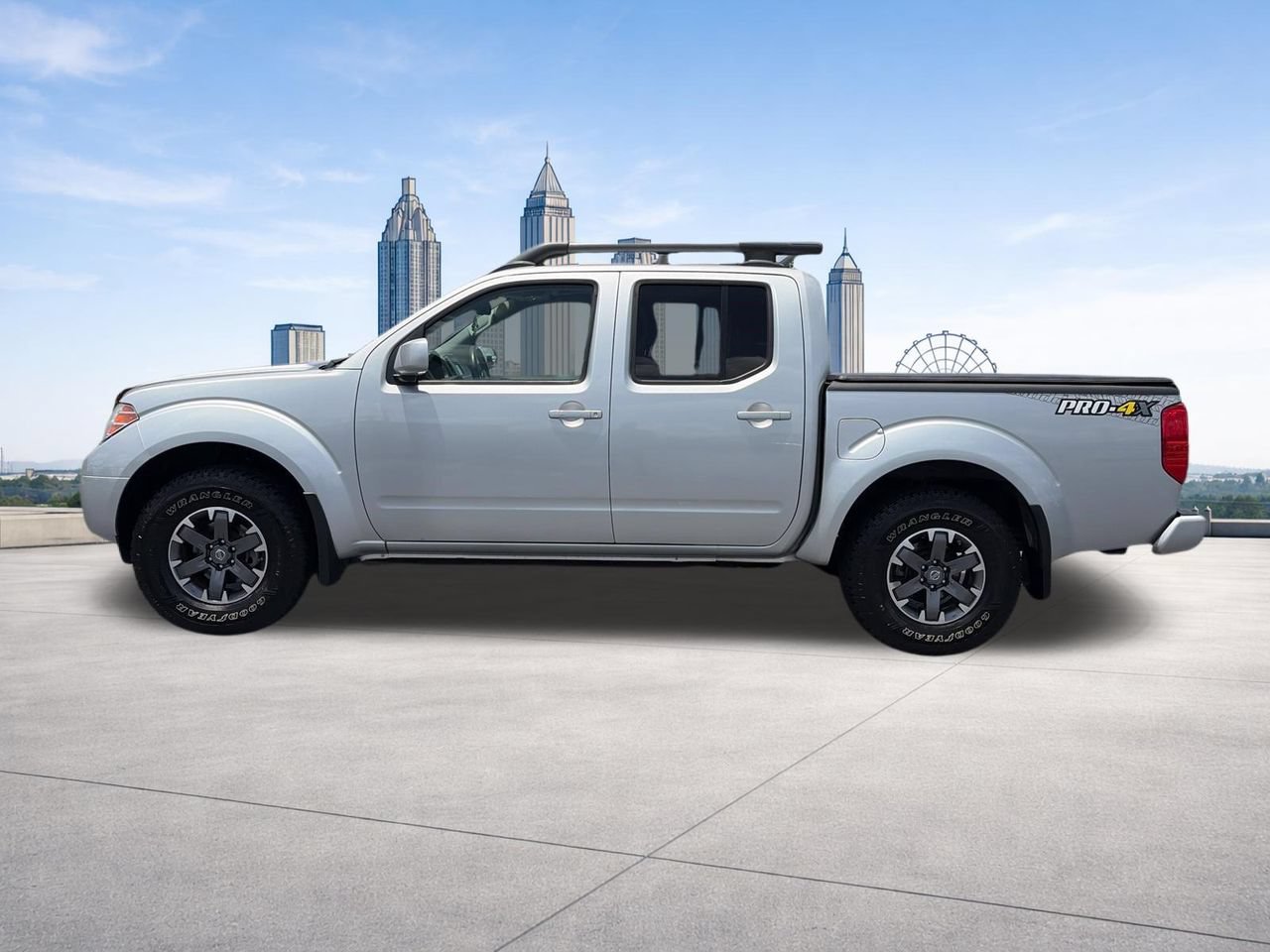 Used 2017 Nissan Frontier PRO-4X w/ Pro-4x Luxury Package AWD/4WD image 2