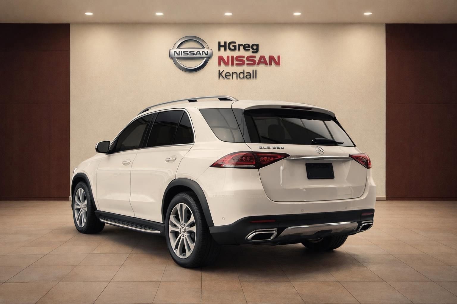 Used 2021 Mercedes-Benz GLE 350 w/ Premium Package image 3