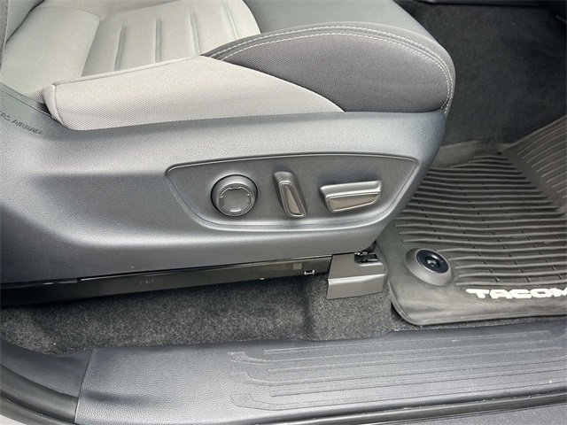 Used 2025 Toyota Tacoma TRD Off-Road image 26