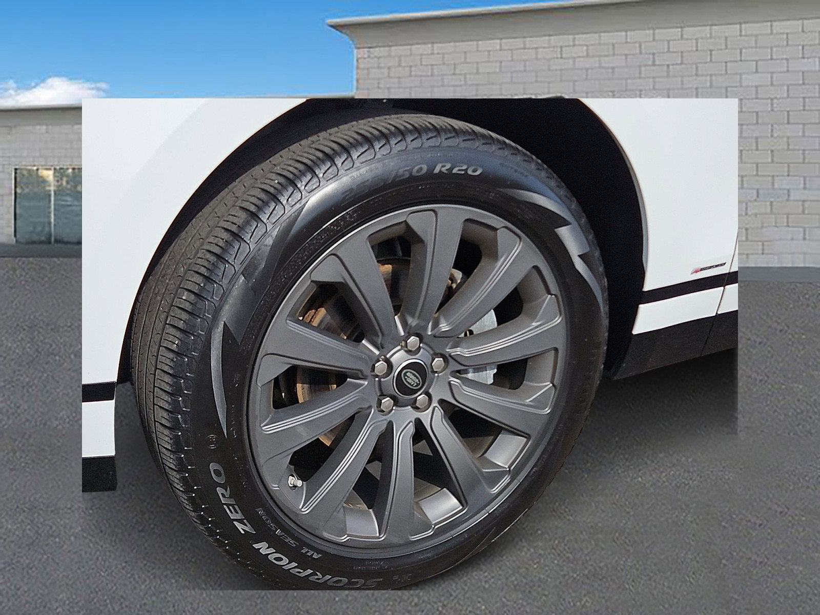 Used 2020 Land Rover Range Rover Velar R-Dynamic S image 8