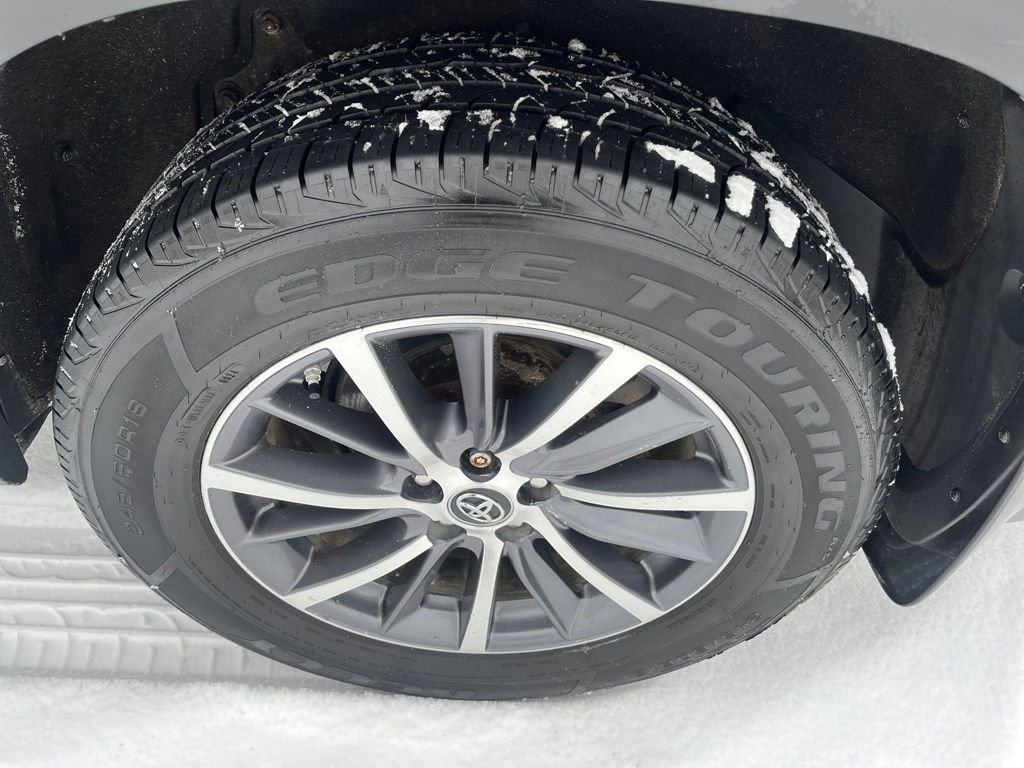 Used 2018 Toyota Highlander XLE AWD/4WD image 11