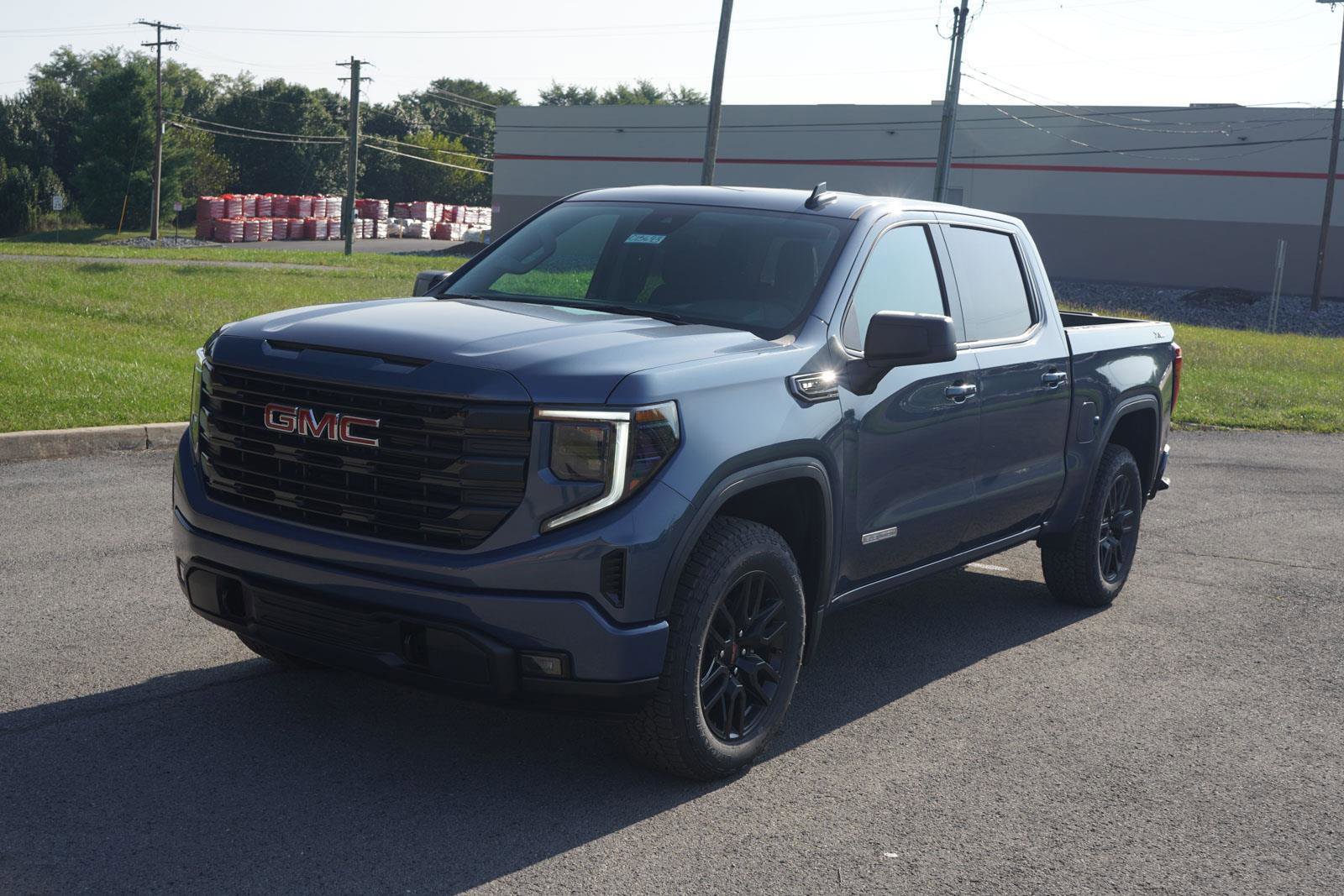 New 2026 GMC Sierra 1500 Elevation image 8