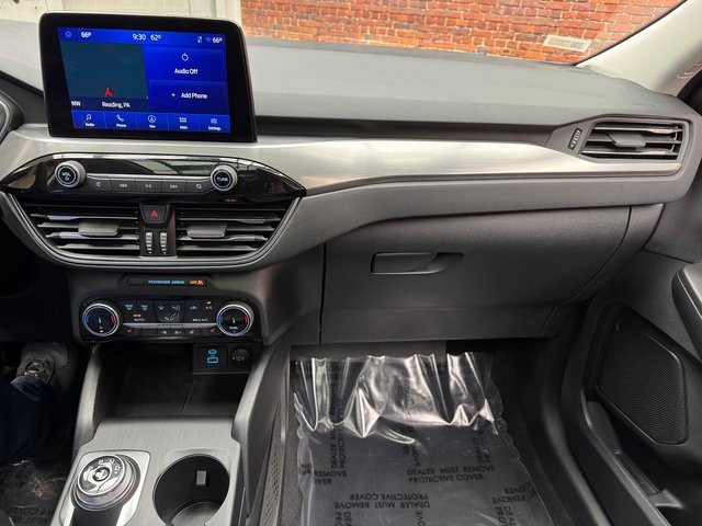 Certified 2022 Ford Escape Titanium w/ Class II Trailer Tow Package image 17