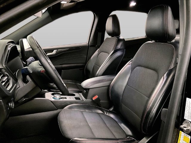 Certified 2023 Ford Escape ST-Line w/ Tech Pack #1 AWD/4WD image 24