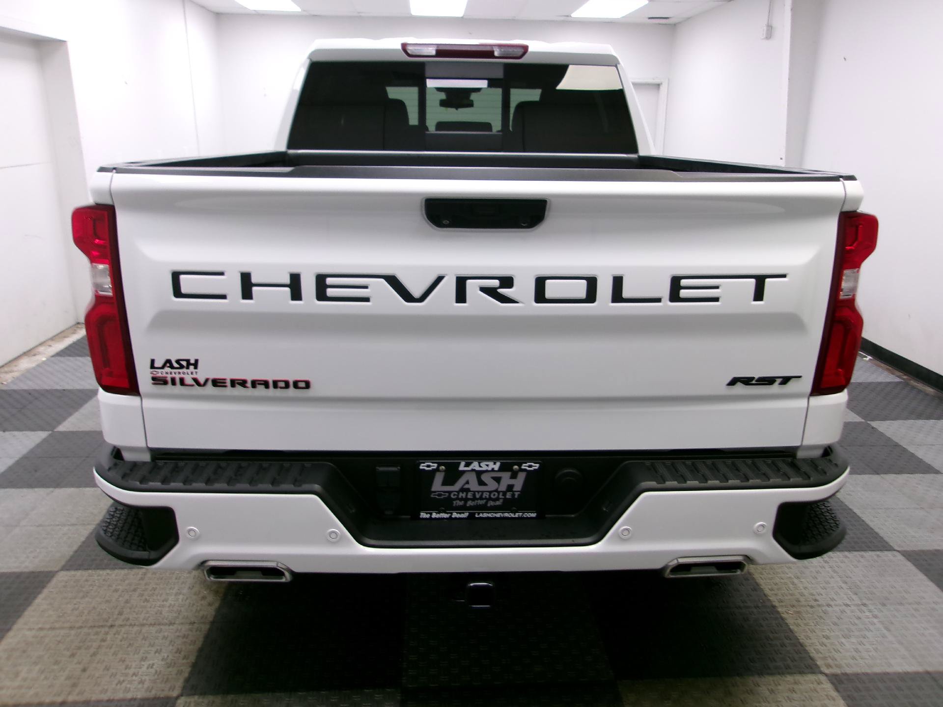Used 2023 Chevrolet Silverado 1500 RST w/ Redline Edition AWD/4WD image 12