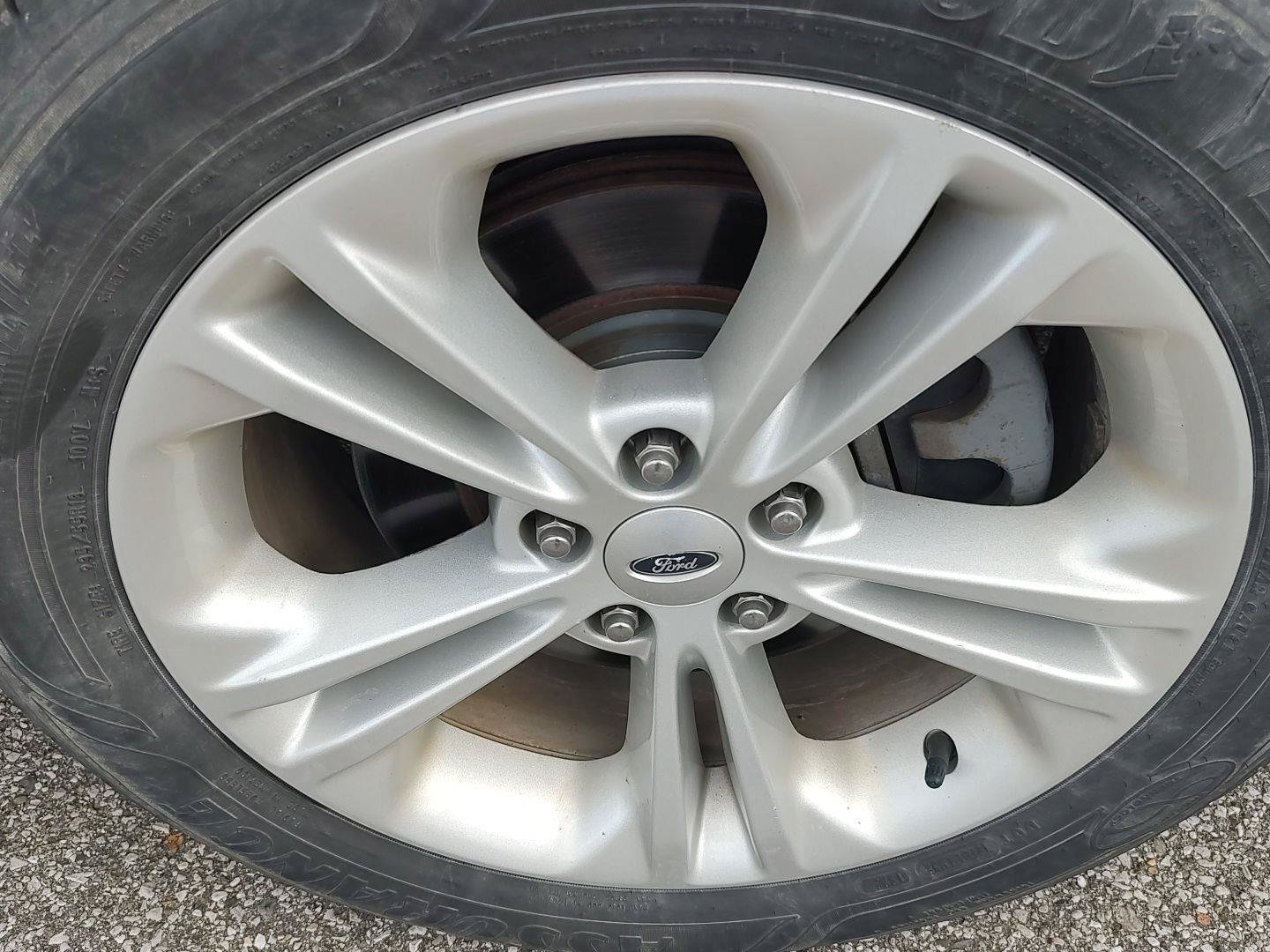 Used 2016 Ford Taurus SEL FWD image 30