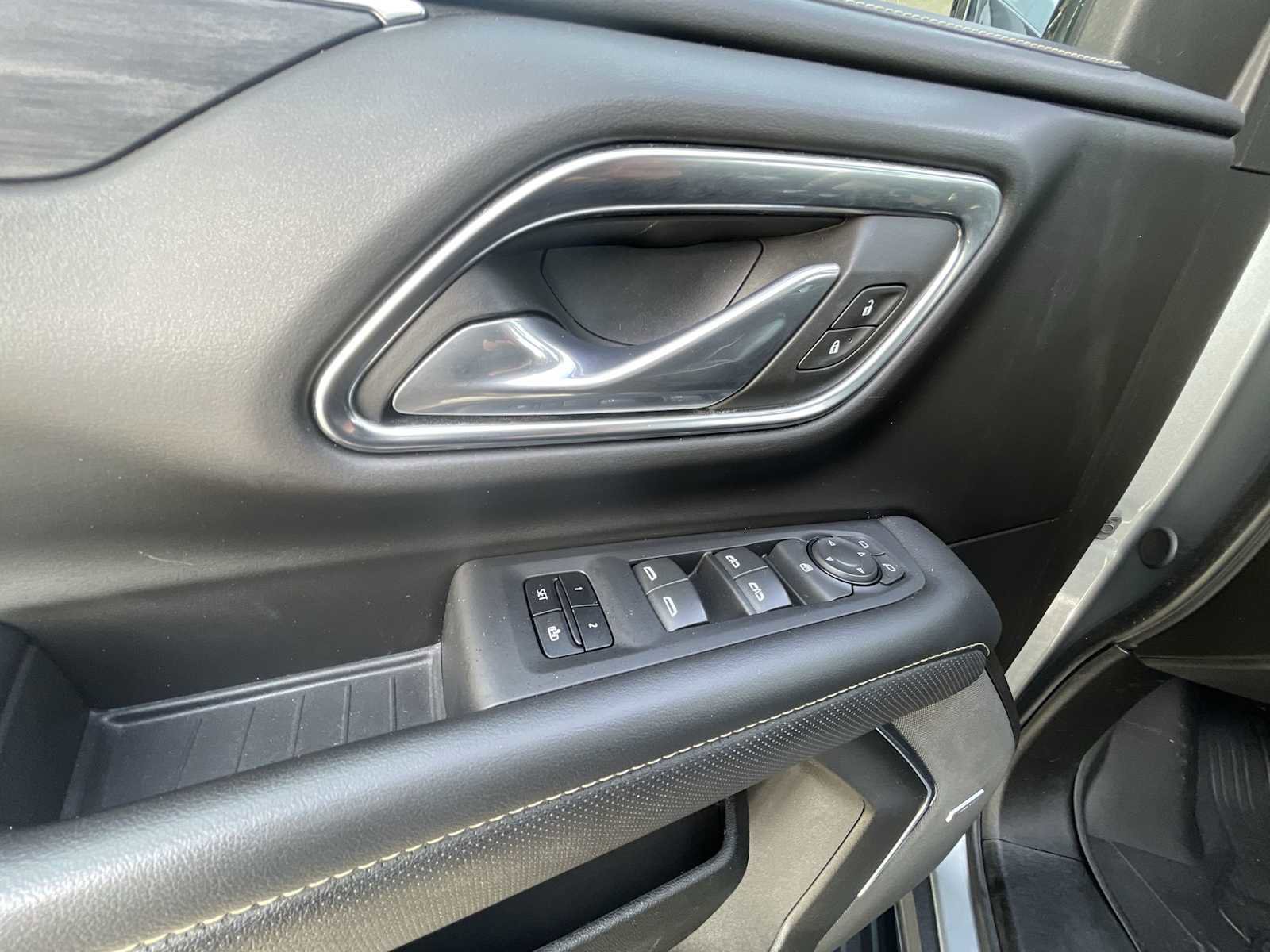 Used 2024 GMC Yukon XL SLT image 23