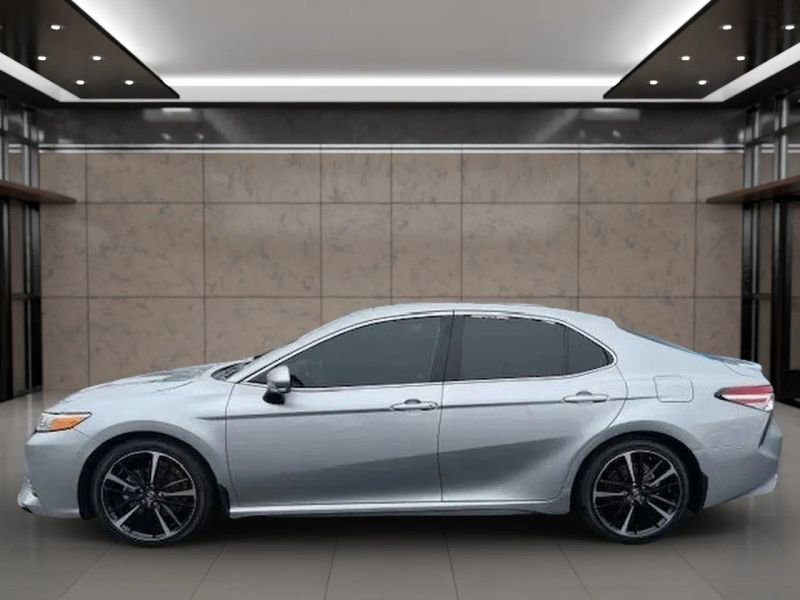 Used 2020 Toyota Camry XSE image 5