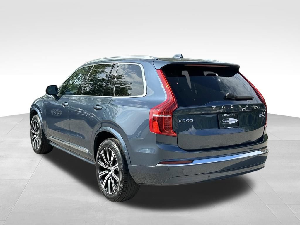 Used 2025 Volvo XC90 B5 Core AWD/4WD image 9