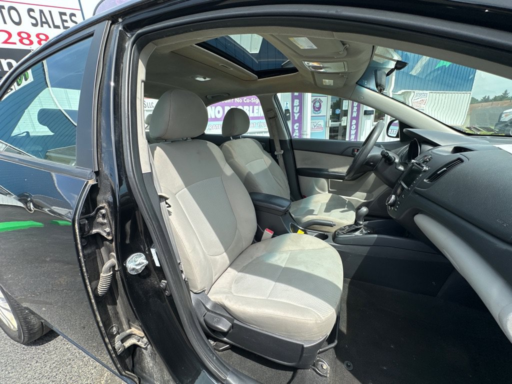 Used 2012 Kia Forte EX w/ Tech Pkg FWD image 16