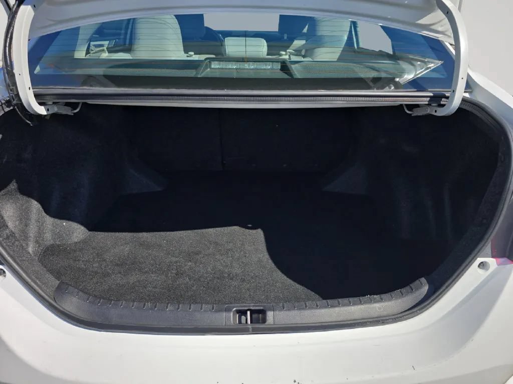 Used 2019 Toyota Corolla LE FWD image 22