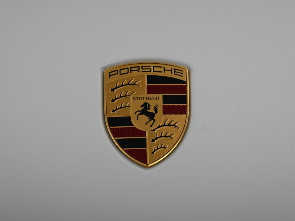 Certified 2025 Porsche Cayenne E-Hybrid w/ Premium Package Plus AWD/4WD image 35
