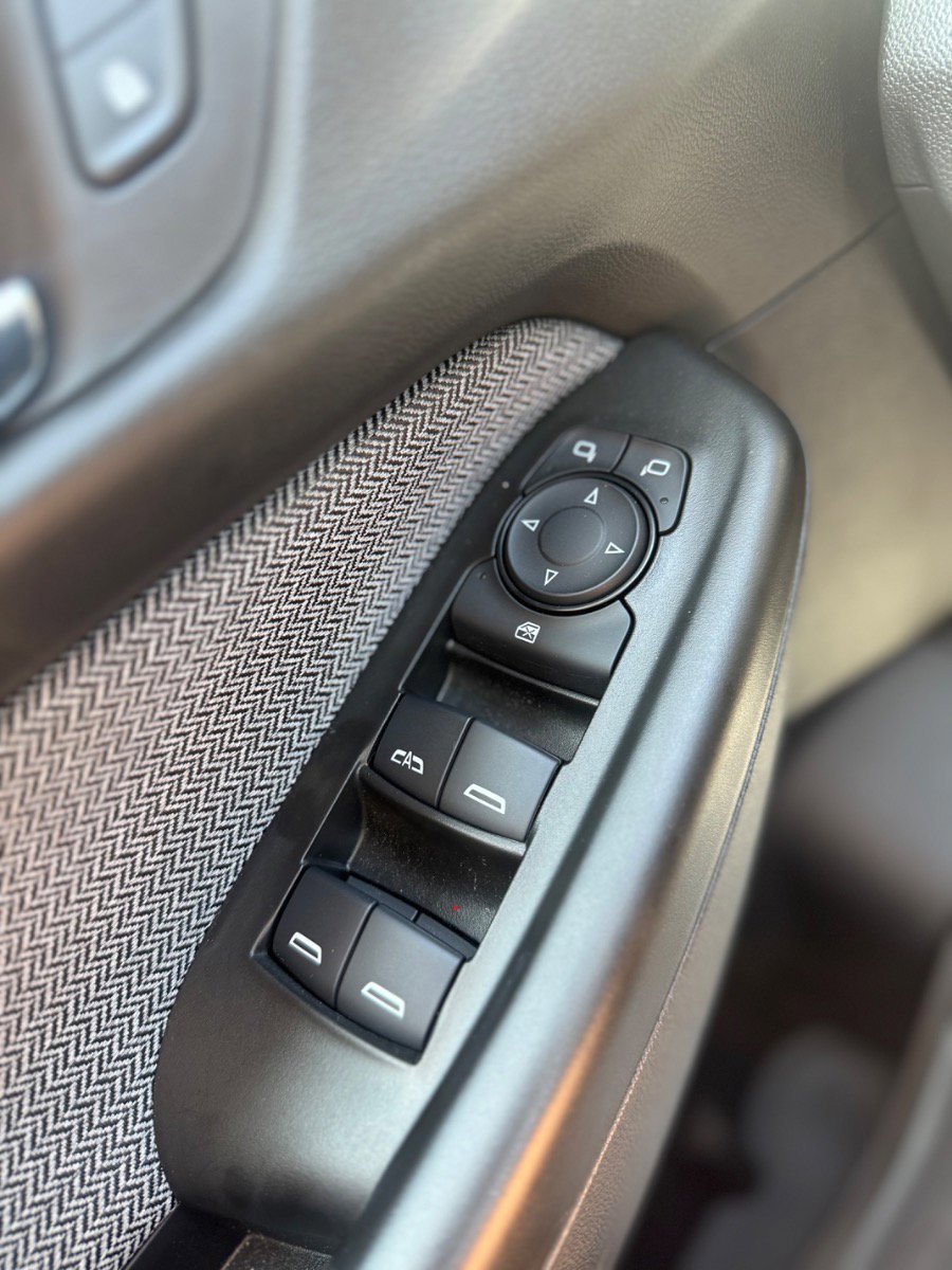 Used 2024 Chevrolet TrailBlazer LT w/ Driver Confidence Package image 9