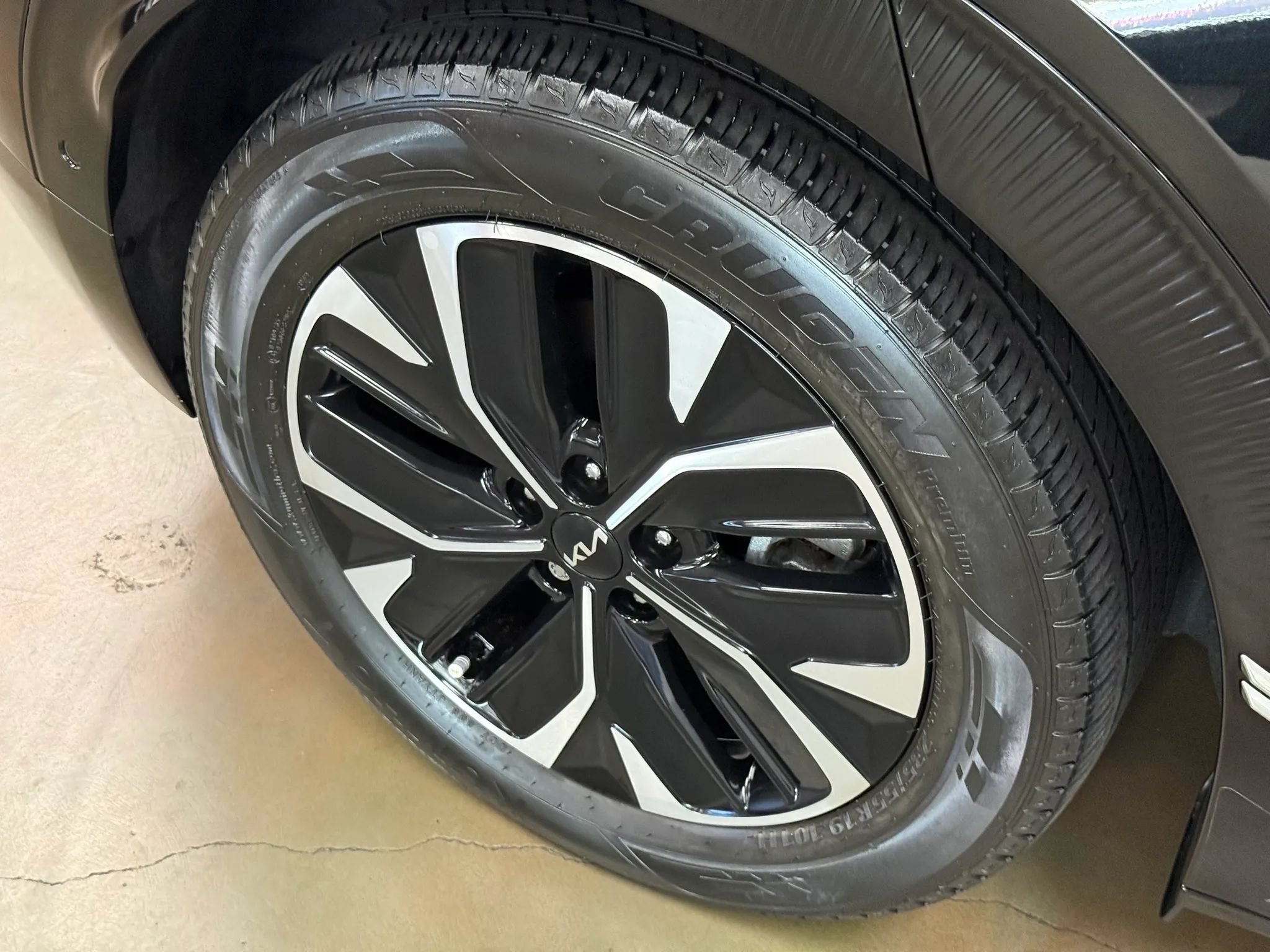 Used 2023 Kia EV6 Wind w/ Wind Technology Package RWD image 26