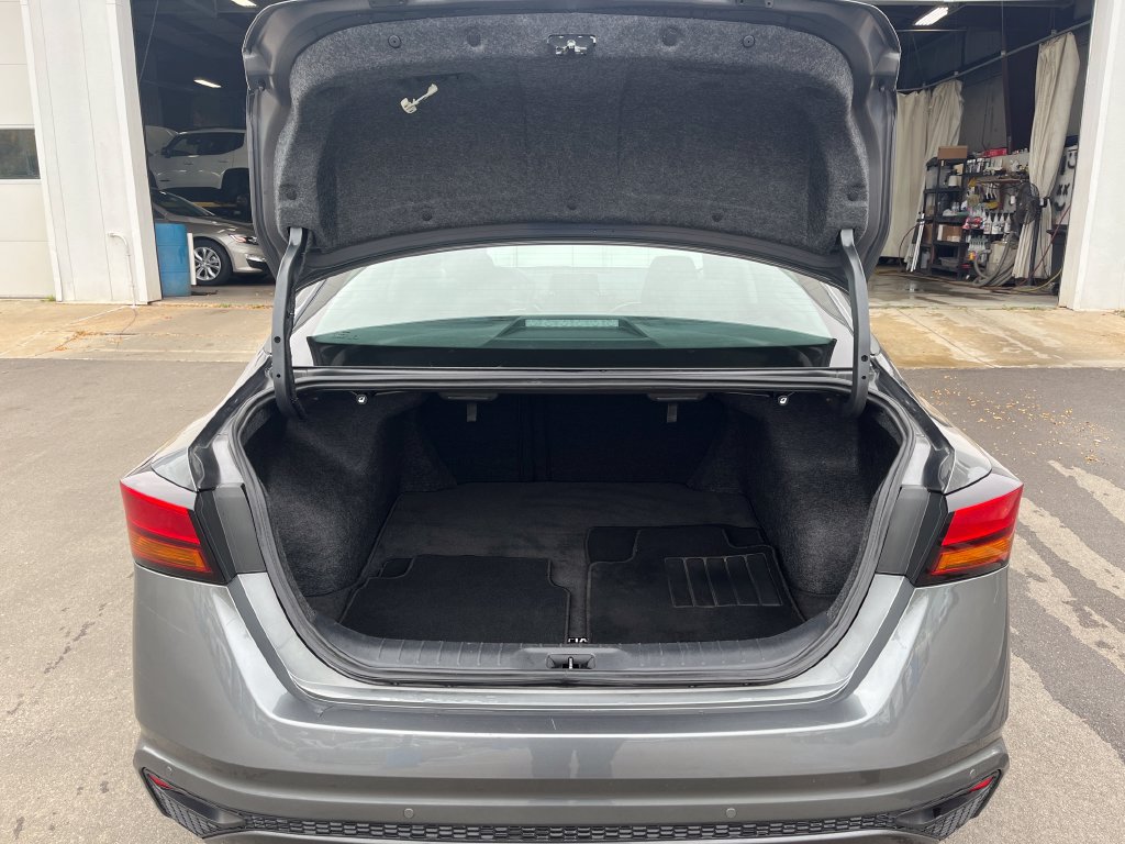 Used 2025 Nissan Altima 2.5 SV FWD image 23