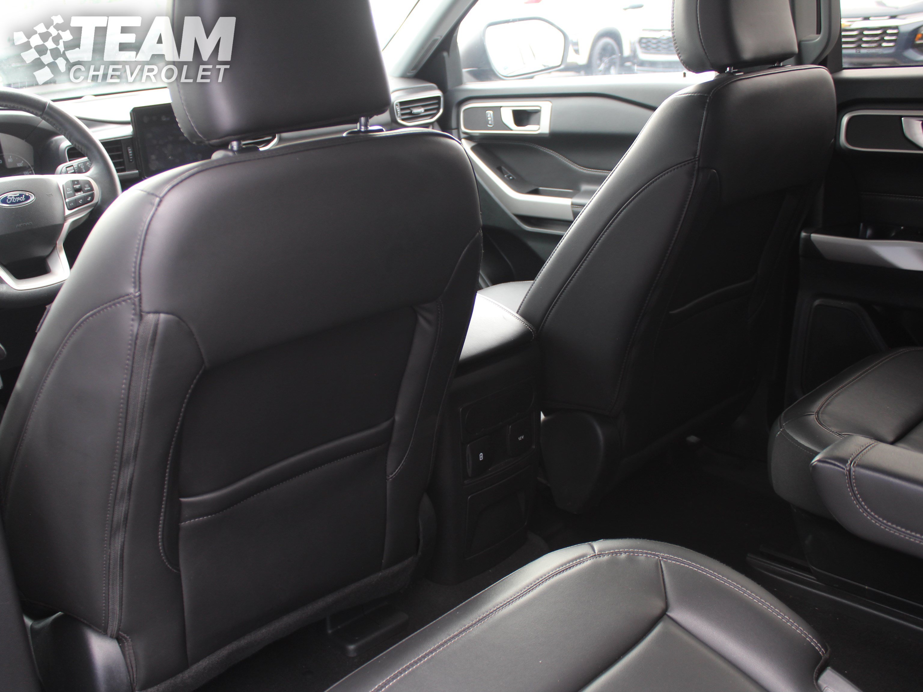 Used 2024 Ford Explorer XLT w/ Equipment Group 202A AWD/4WD image 20