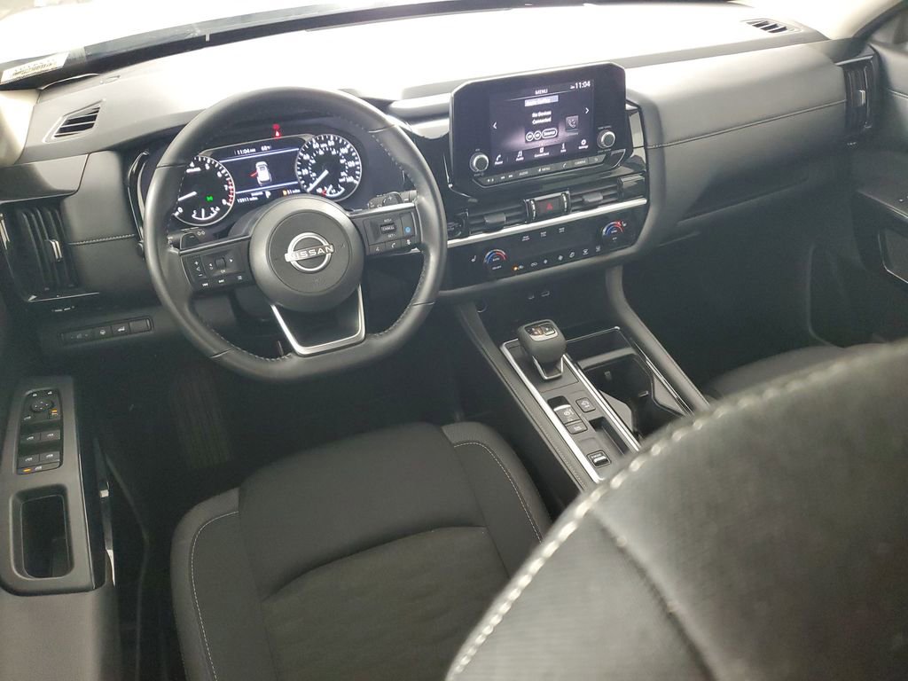 Used 2025 Nissan Pathfinder SV FWD image 15