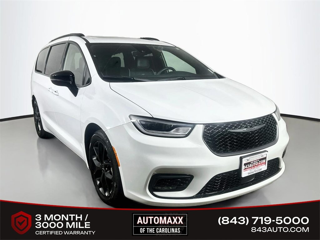 Used 2025 Chrysler Pacifica Limited