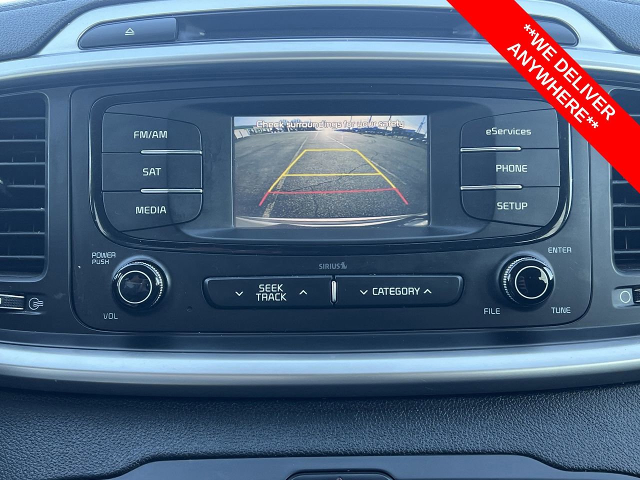 Used 2016 Kia Sorento LX w/ LX Convenience Package image 3