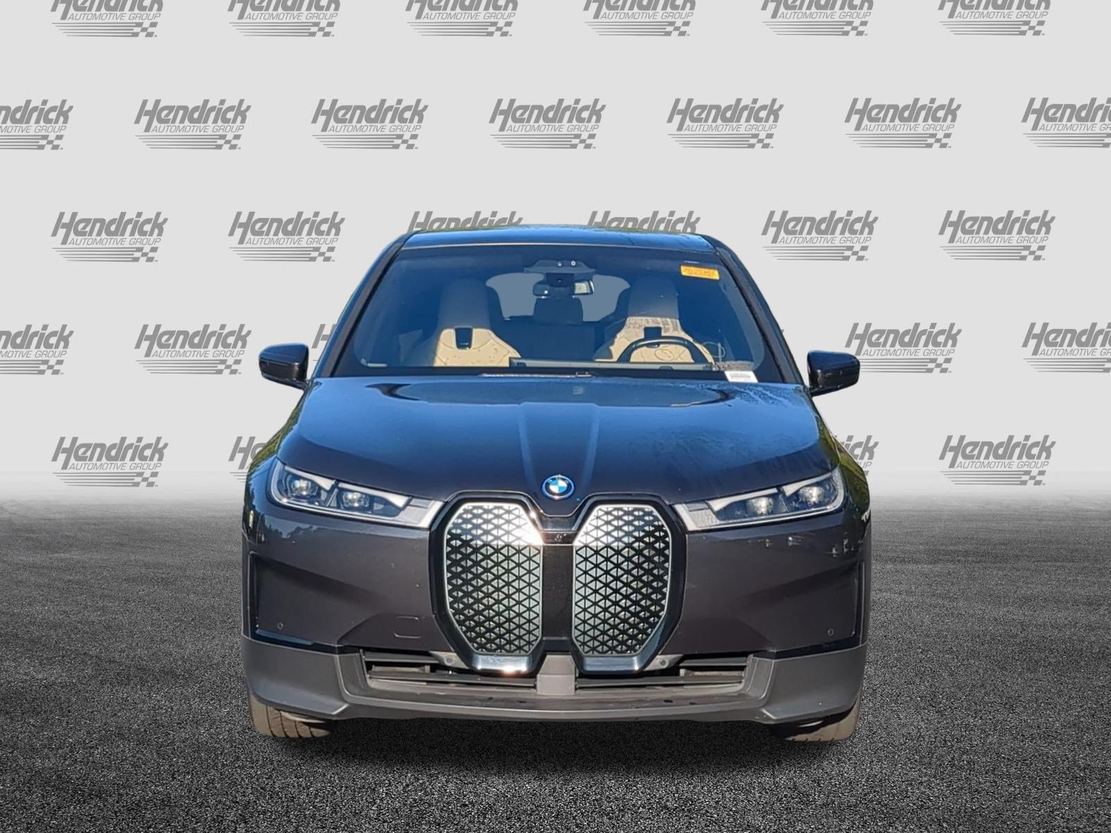 Used 2025 BMW iX xDrive50 w/ Premium Package AWD/4WD image 3