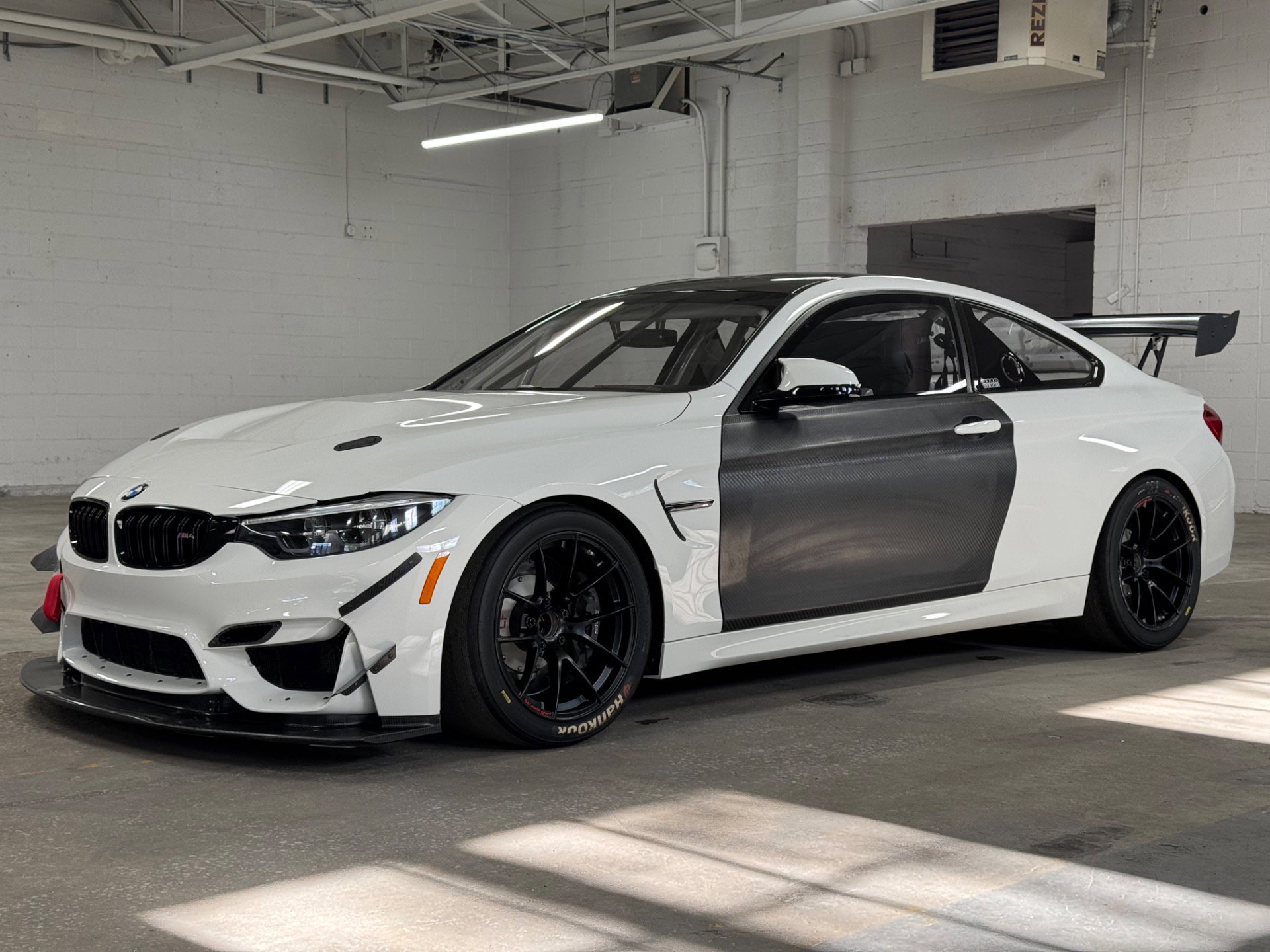 Used 2018 BMW M4 Coupe image 1