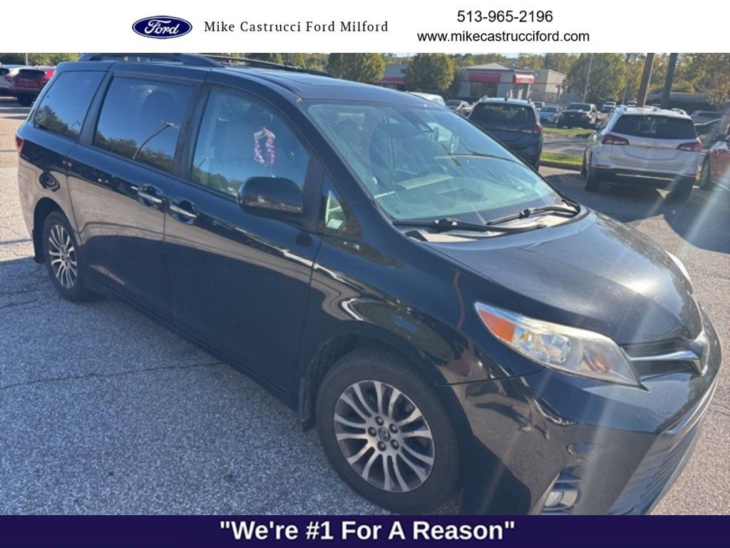Used 2020 Toyota Sienna XLE image 1