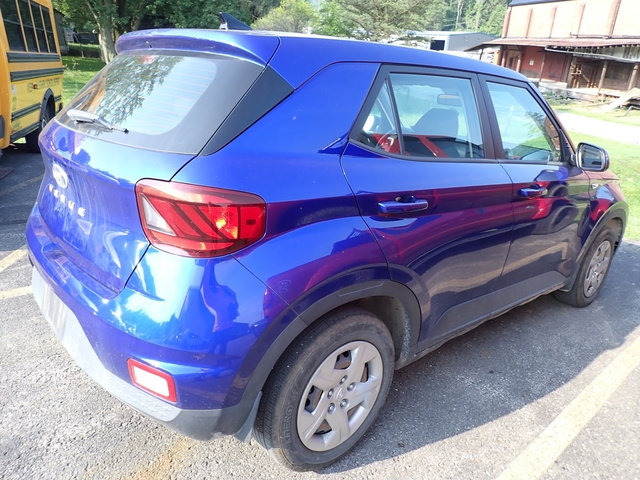Used 2020 Hyundai Venue SE FWD image 3
