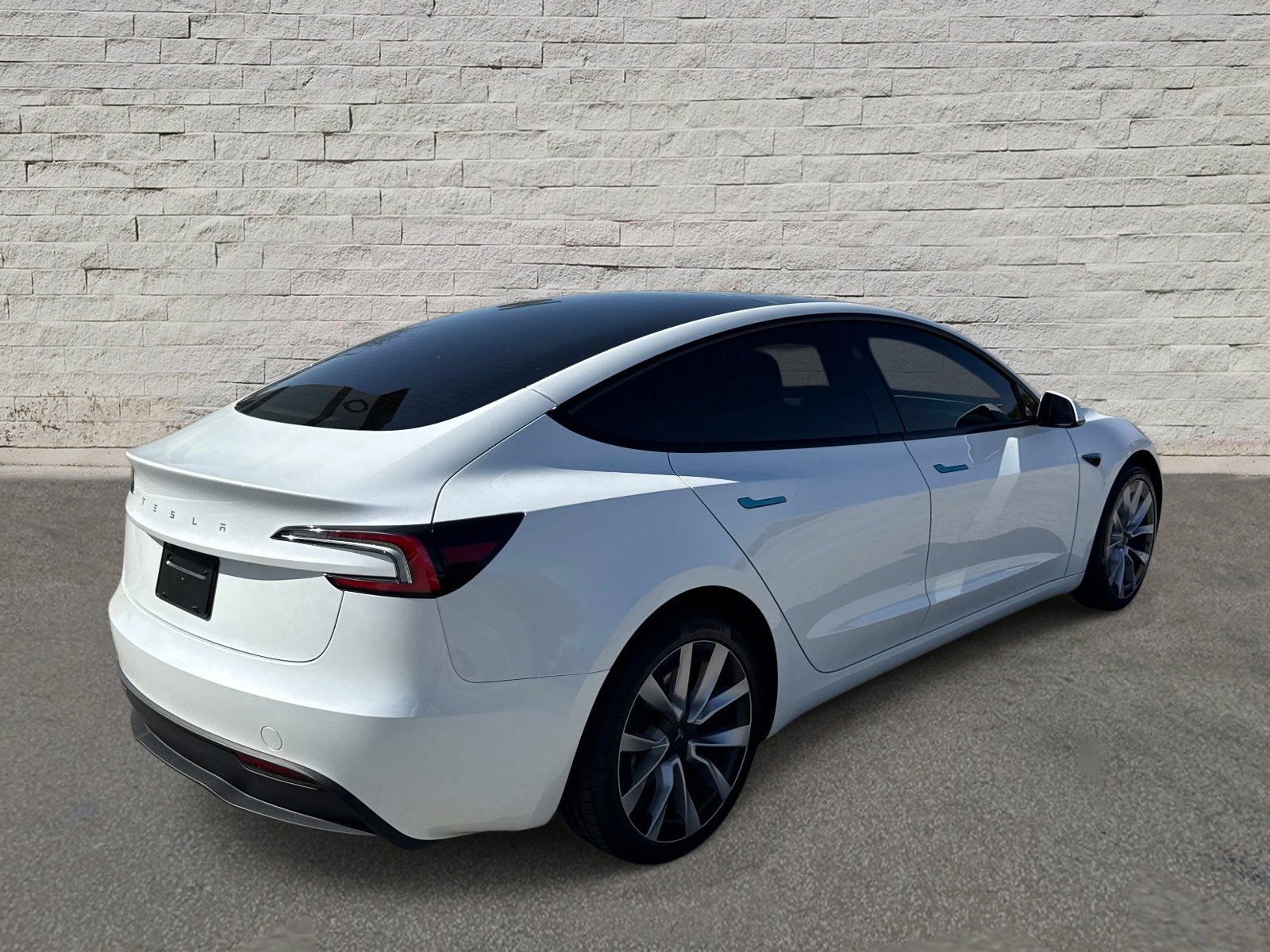Used 2024 Tesla Model 3 Standard Range image 5