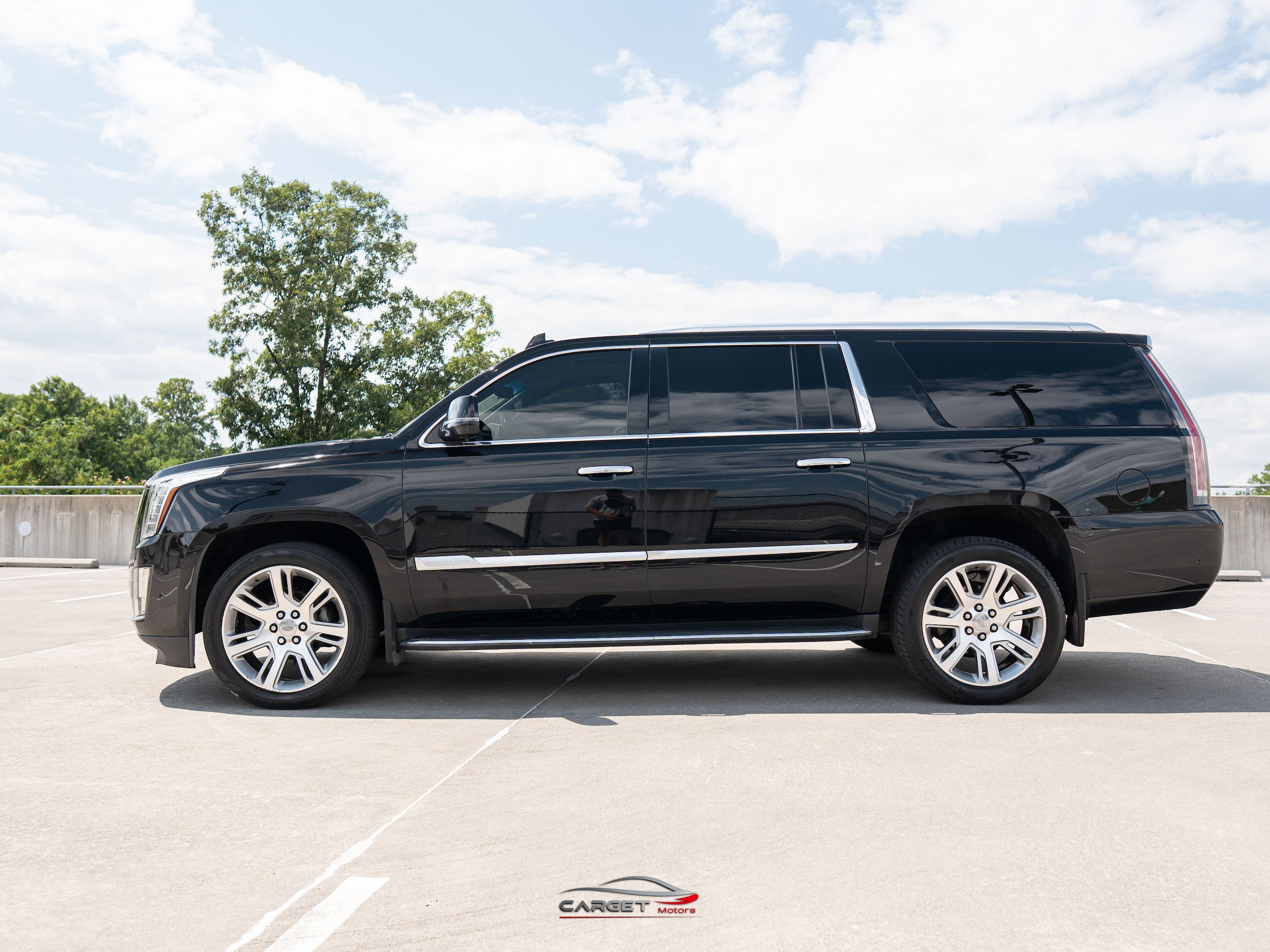 Used 2018 Cadillac Escalade ESV Luxury RWD image 4