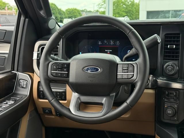 Used 2025 Ford F450 Lariat w/ Lariat Ultimate Package AWD/4WD image 9
