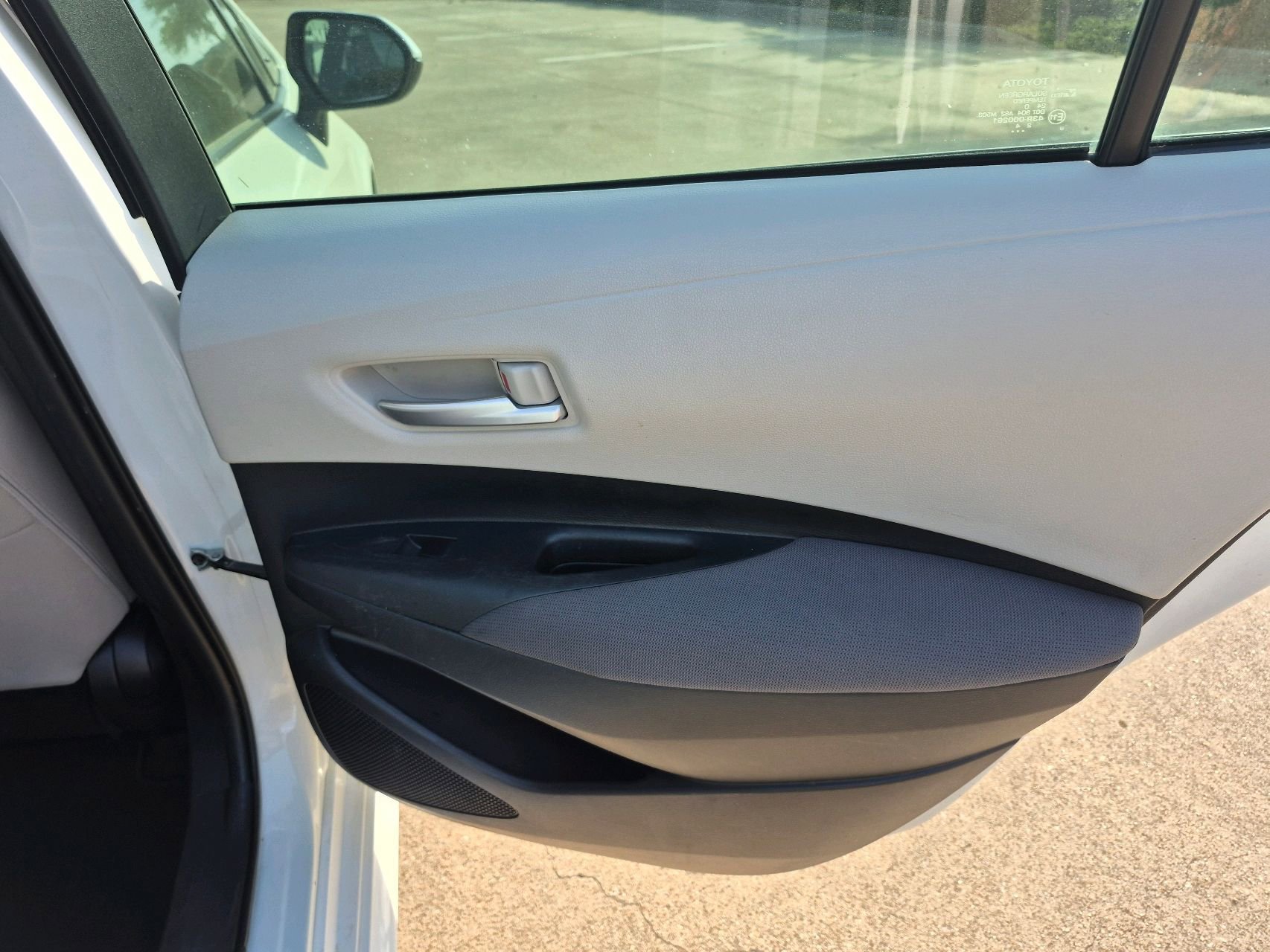 Used 2020 Toyota Corolla L image 16