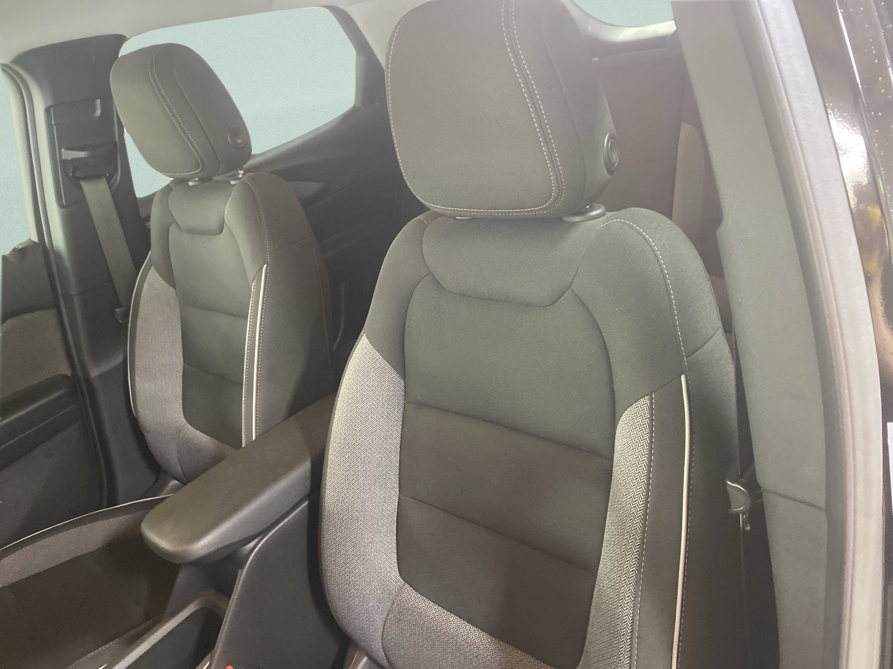 Used 2025 Chevrolet TrailBlazer LT AWD/4WD image 13