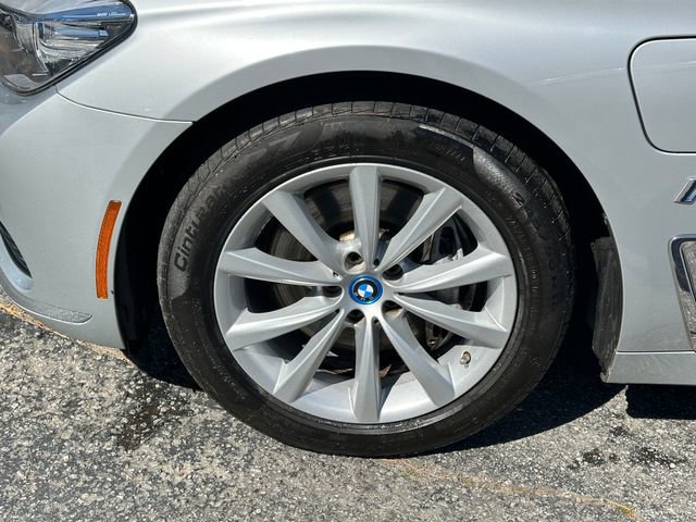 Used 2018 BMW 740e xDrive image 11