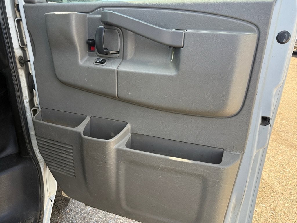 Used 2018 GMC Savana 2500 w/ Driver Convenience Package RWD image 24