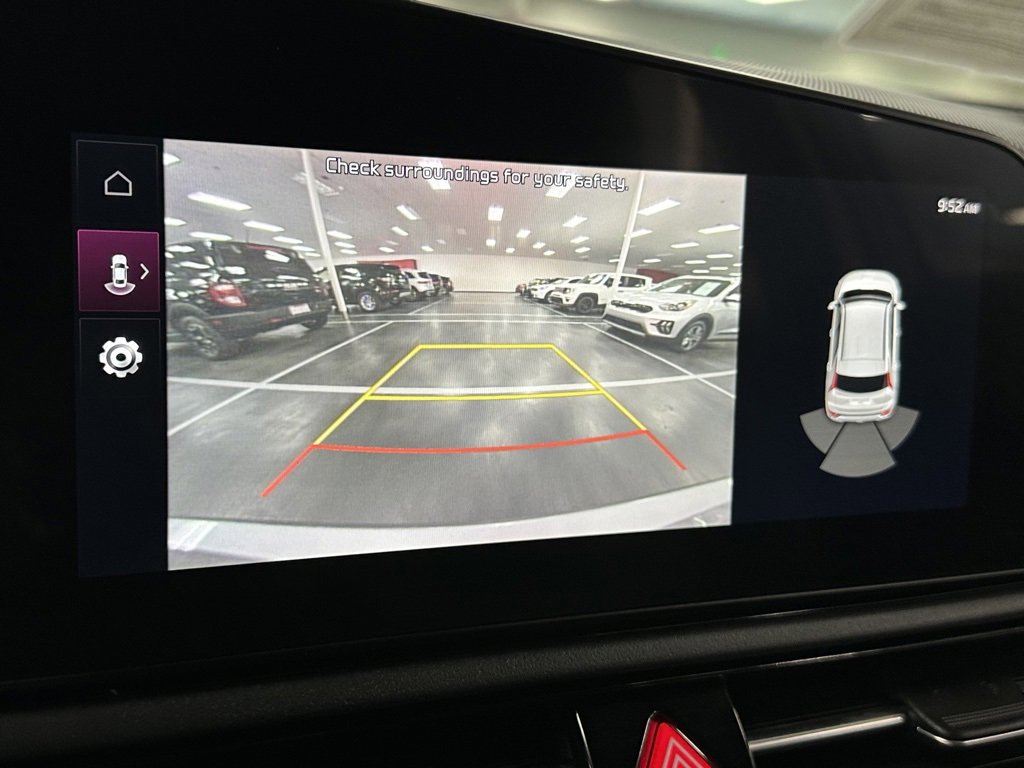 Used 2023 Kia Niro EX Touring image 23