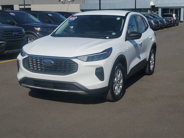 Certified 2024 Ford Escape Active w/ Tech Pack #1 AWD/4WD image 2