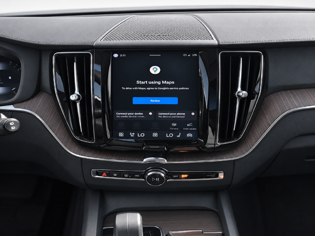 Certified 2023 Volvo XC60 B5 Plus w/ Protection Package Premier AWD/4WD image 16