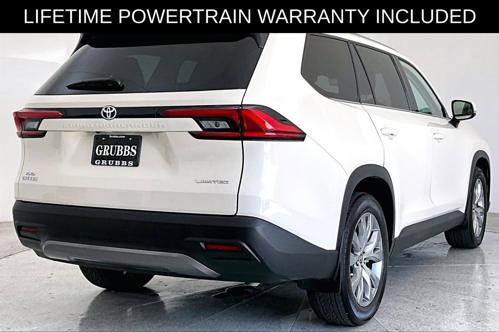 Used 2024 Toyota Grand Highlander AWD image 2