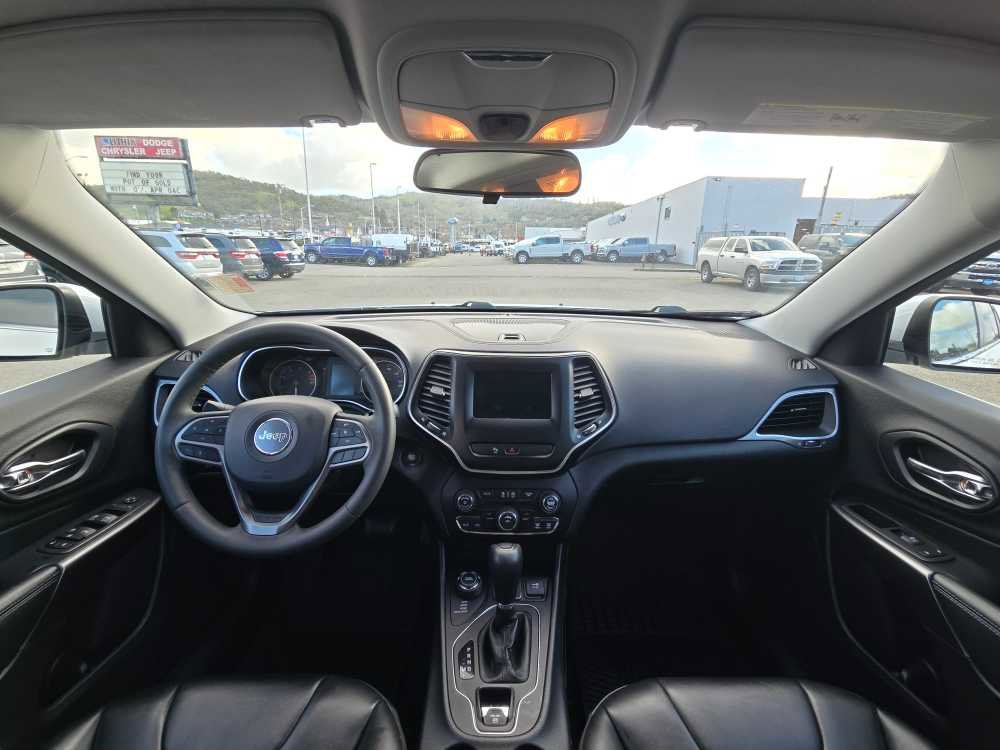 Used 2020 Jeep Cherokee Latitude Plus image 15