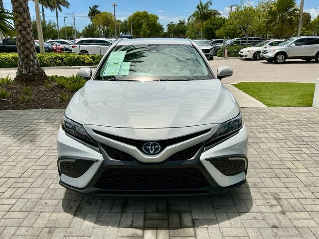 Used 2024 Toyota Camry SE FWD image 2