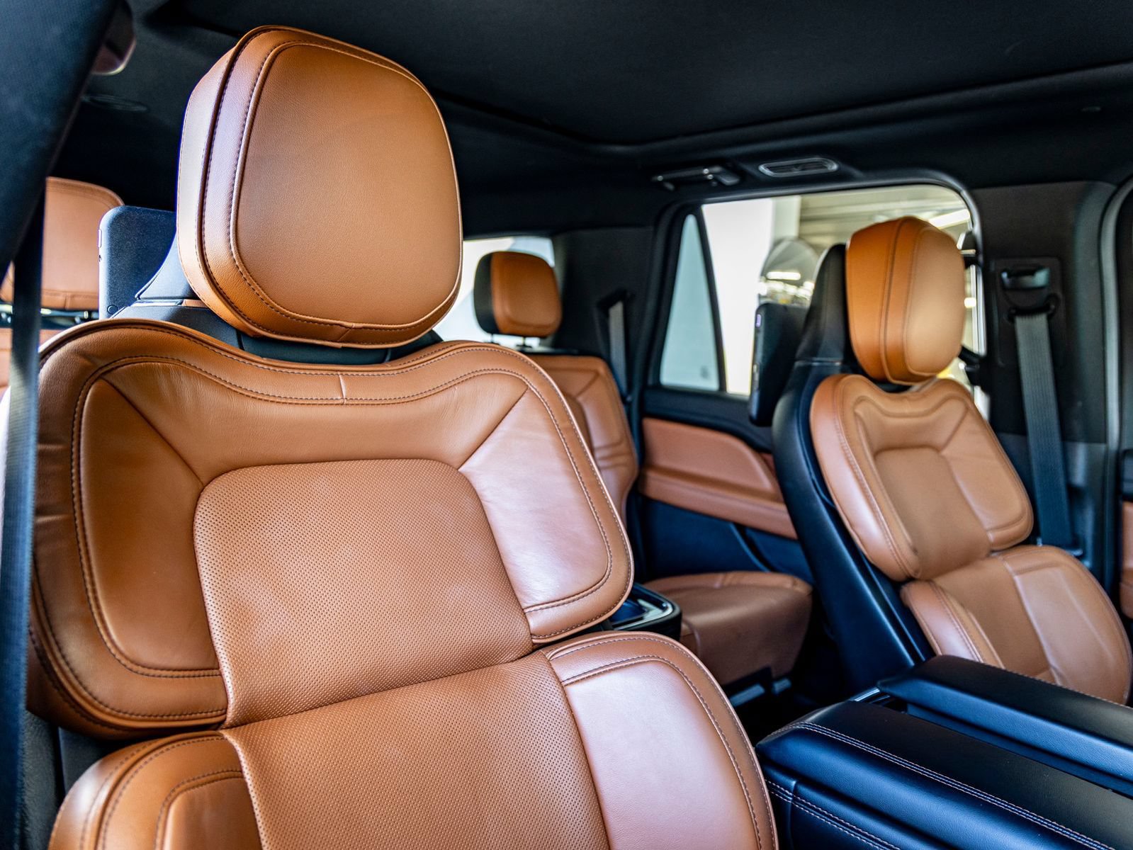 Used 2018 Lincoln Navigator L Reserve w/ Technology Package AWD/4WD image 34