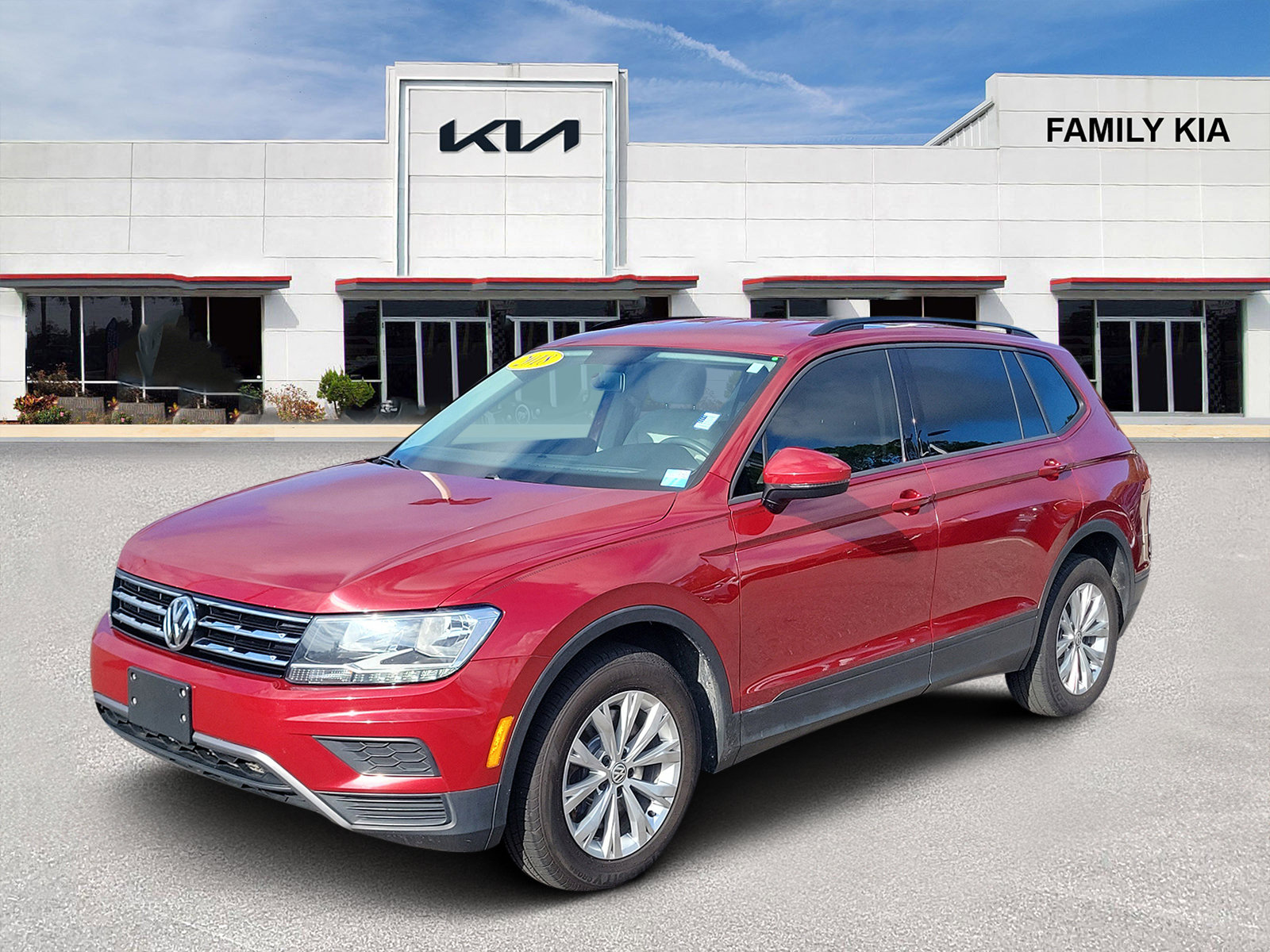 Used 2018 Volkswagen Tiguan S w/ 3rd Row Seat Package AWD/4WD image 3
