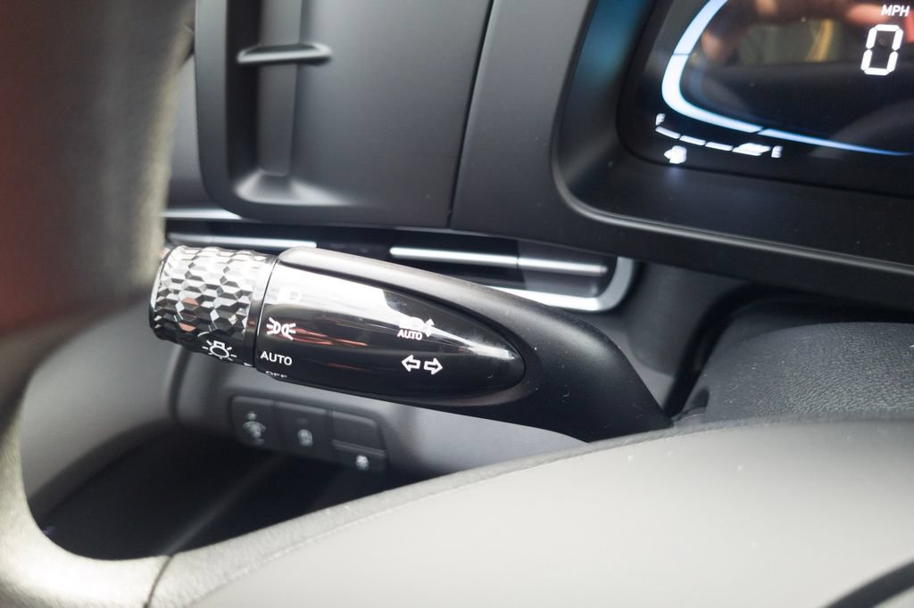 New 2026 Hyundai Elantra SE FWD image 27